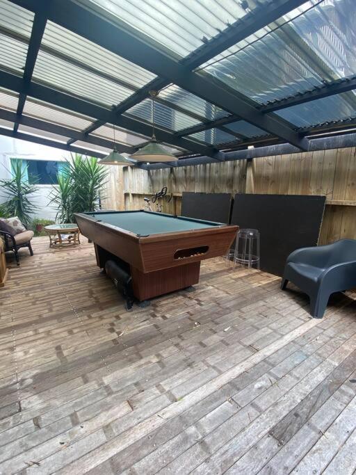 Electric Waihi Beach House - Family & Dog Friendly, Close To Beach, Pool Table, Outdoor Fire Room, Skate Ramp Bowentown Екстер'єр фото
