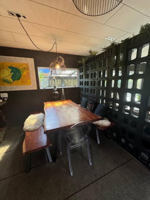 Electric Waihi Beach House - Family & Dog Friendly, Close To Beach, Pool Table, Outdoor Fire Room, Skate Ramp Bowentown Екстер'єр фото